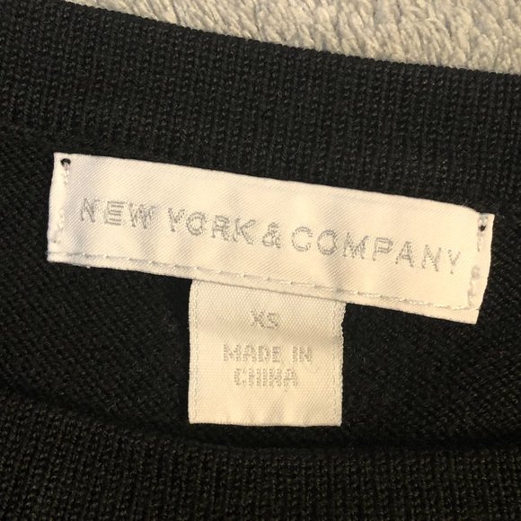 NY & Co. Women’s XS Lightweight 3/4 Raglan Sleeve Abstract Geometric Sweater Top - Picture 4 of 11